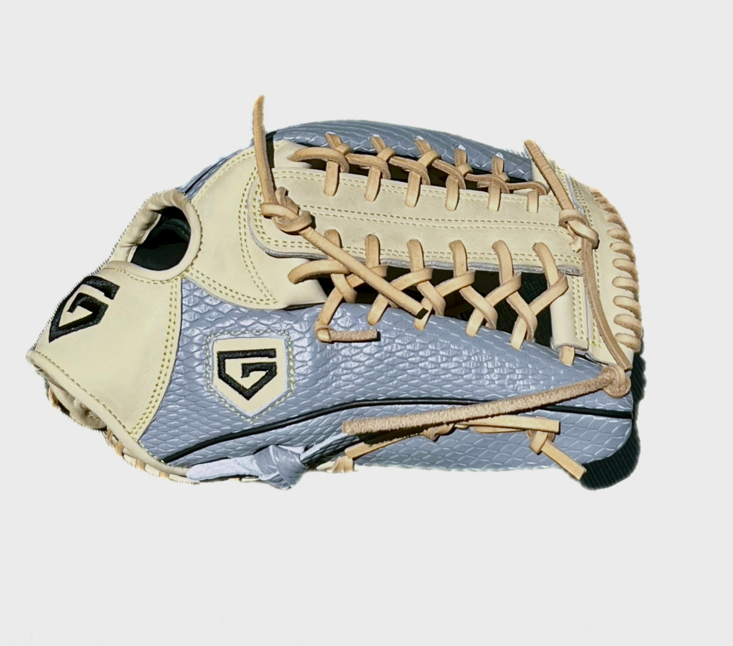 Gunpowder Outfield Glove